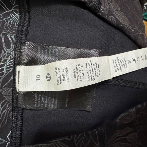 Lululemon Wunder Train High-Rise Tight 25" *Foil size 18 - Picture 7 of 7